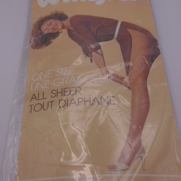 Whisper One Size All Sheer Sandalfoot Soft Beige Made in Canada Panty Hose - Picture 3 of 13